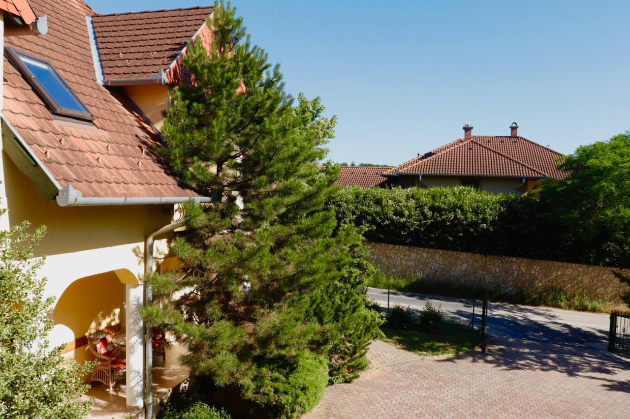 Wagner Panzio Hotel Cserszegtomaj Ngoại thất bức ảnh