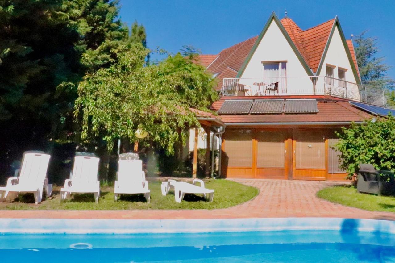 Wagner Panzio Hotel Cserszegtomaj Ngoại thất bức ảnh