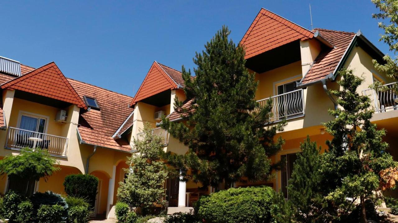 Wagner Panzio Hotel Cserszegtomaj Ngoại thất bức ảnh