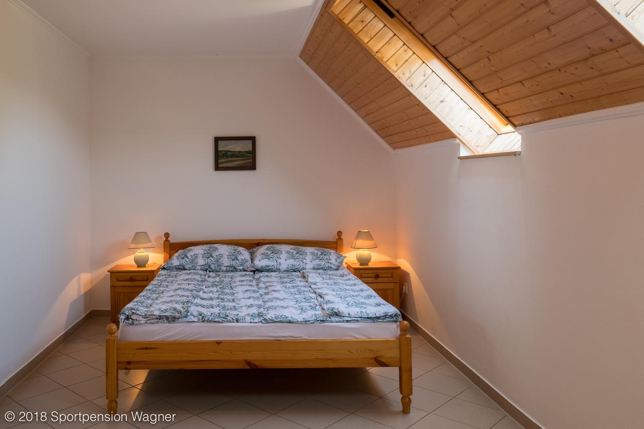 Wagner Panzio Hotel Cserszegtomaj Ngoại thất bức ảnh